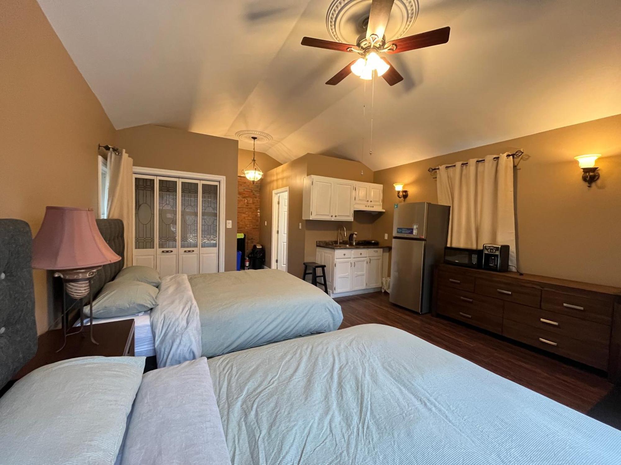 Homestay The Red Star E